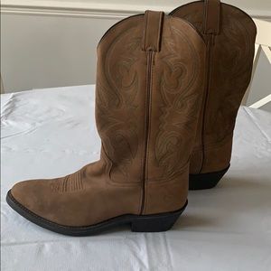 H-H mans boots, size 10.5. Used only one time.